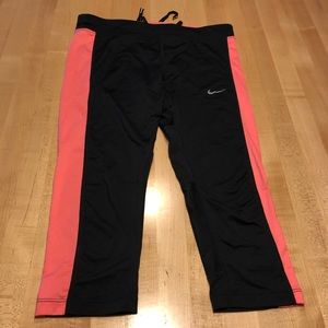 Nike Dri-FIT Crop Capri Leggings